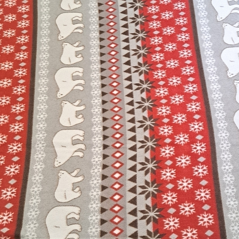 Fleece Blanket/Throw In A Winter Pattern Size 48"×60"